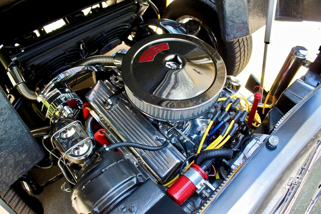 Meet The Chevrodge Viperette: A ’76 Corvette Pretending To Be A Viper