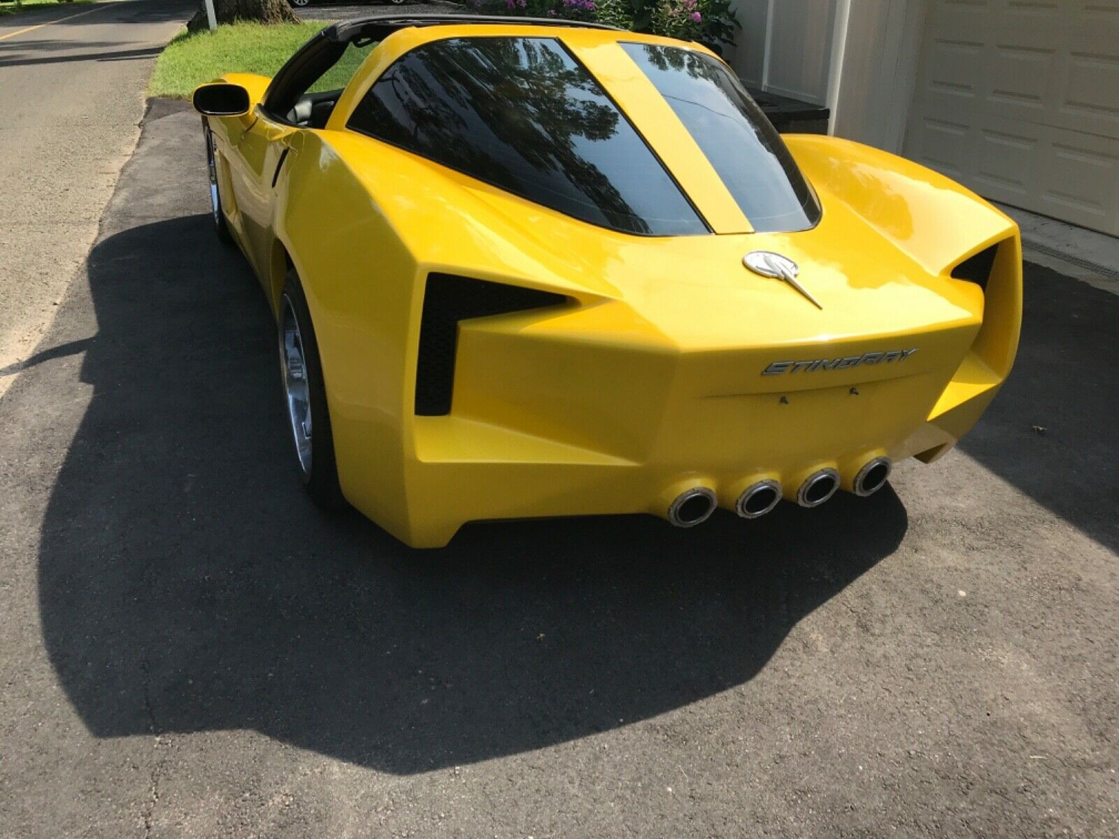 This Transformers-Inspired Corvette Looks Like It Got Stung By A Bumblebee