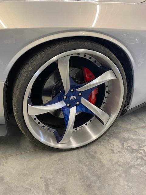 Go Super Wide With SEMA Dodge Challenger SRT Hellcat Boasting Massive 24″ Rims And 405 (!) Tires