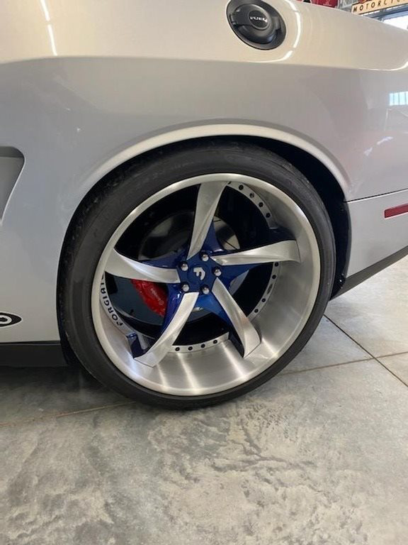 Go Super Wide With SEMA Dodge Challenger SRT Hellcat Boasting Massive 24″ Rims And 405 (!) Tires