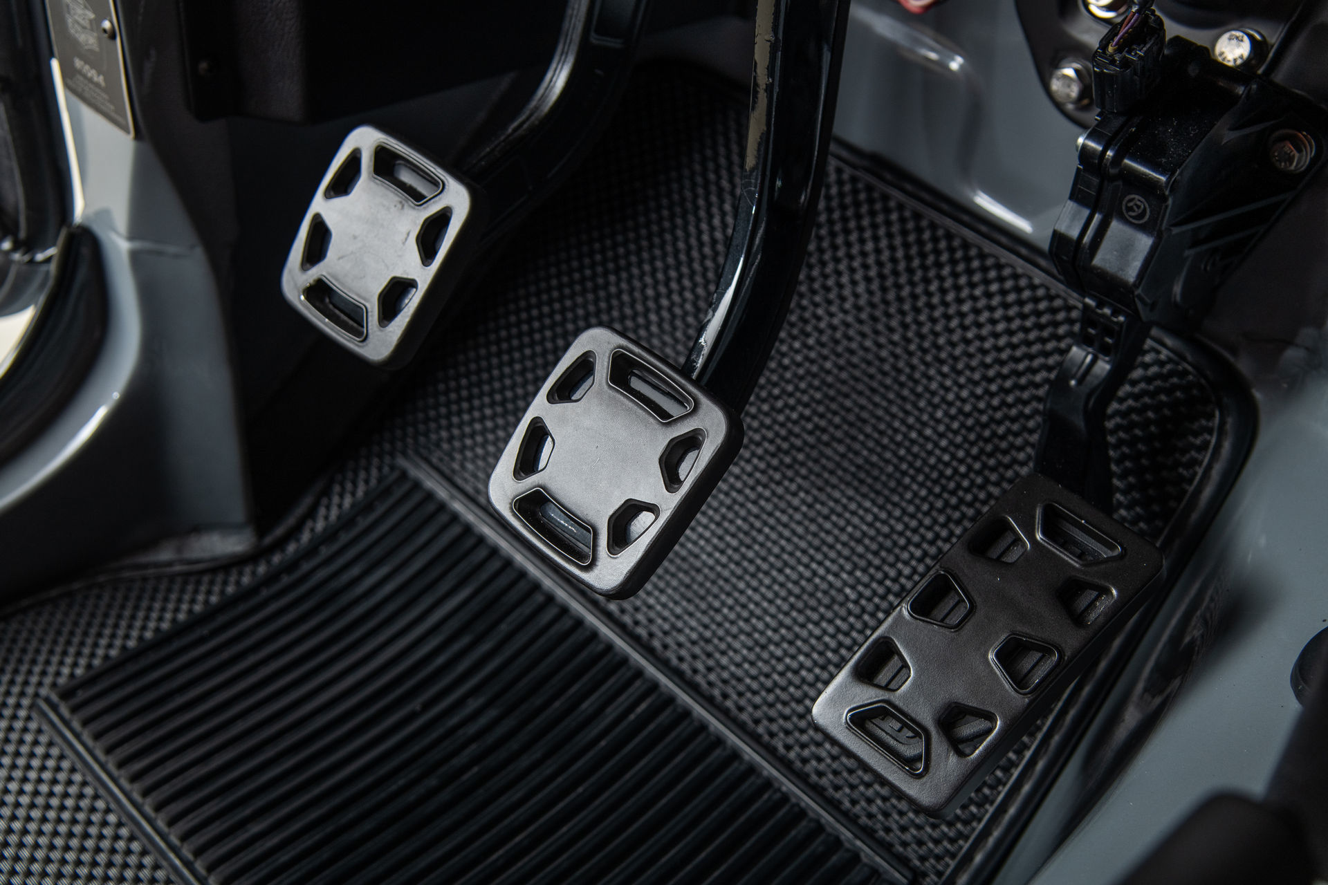 FJ Company’s Restomoded 1984 Toyota Land Cruiser Is Just About Perfect