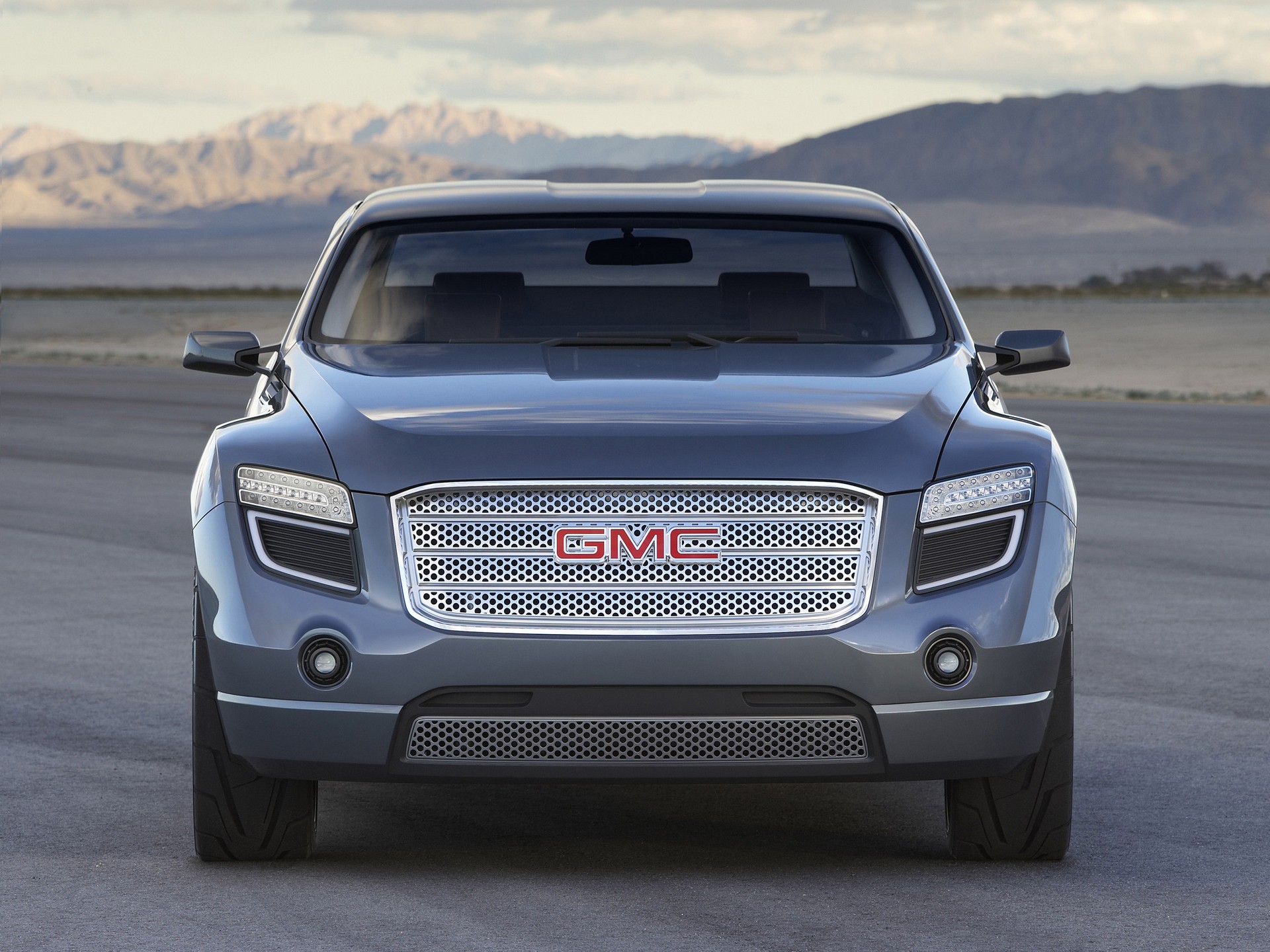 Twelve Years Later, We Still Dig The Unibody GMC Denali XT Concept