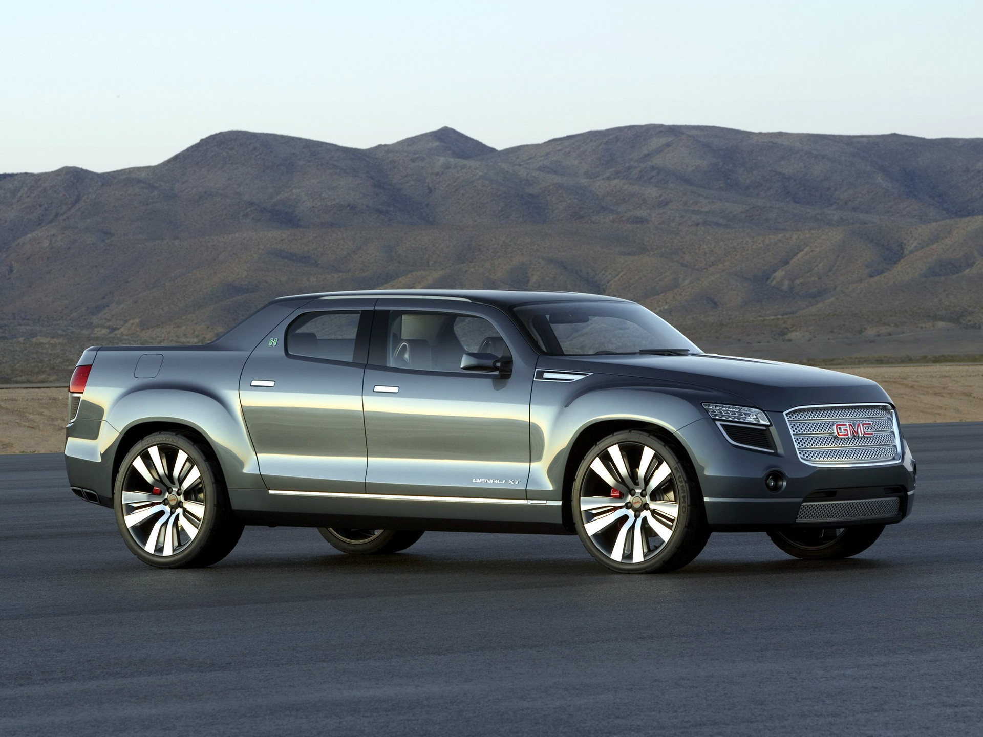 Twelve Years Later, We Still Dig The Unibody GMC Denali XT Concept
