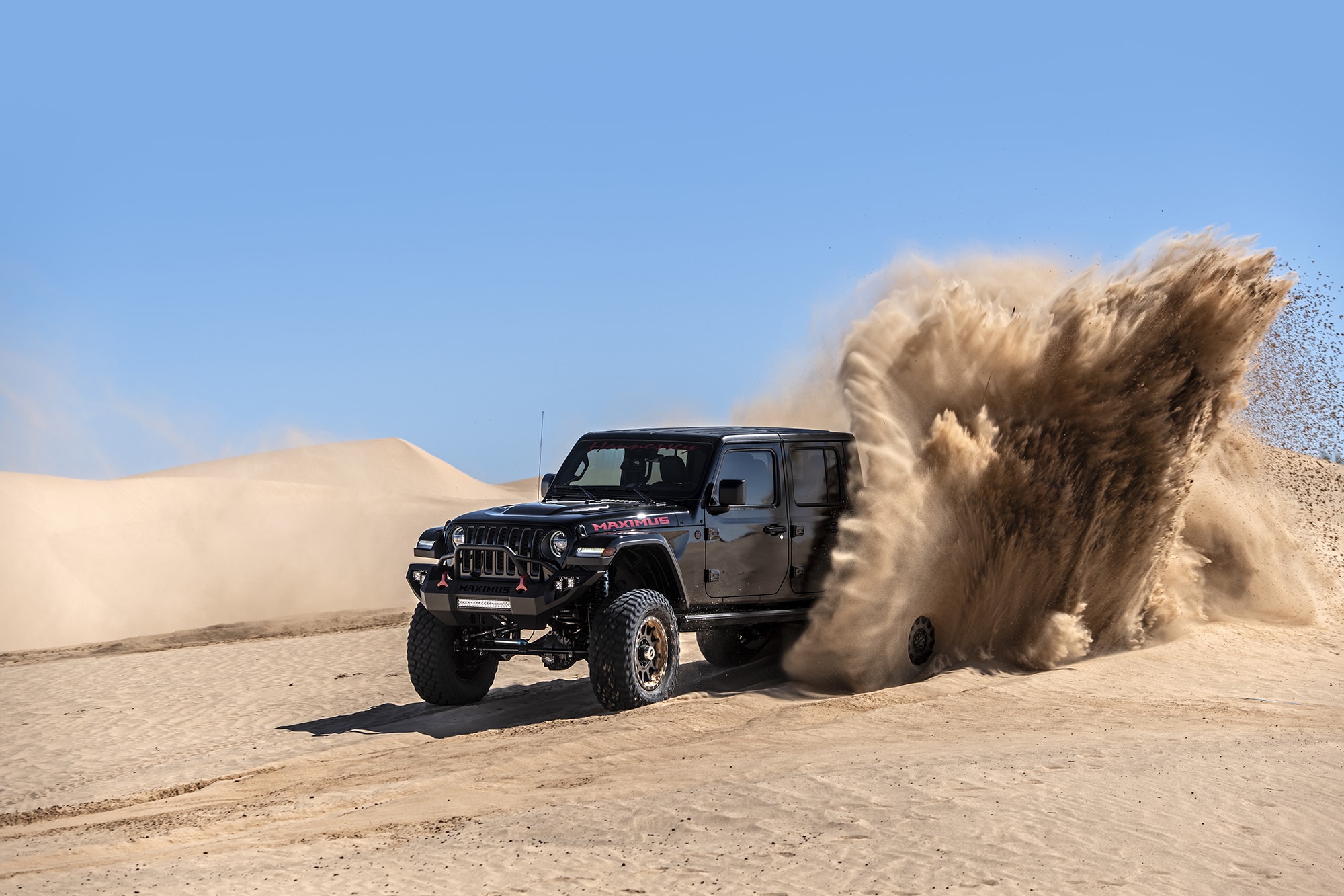 Hennessey’s Maximus ‘1000’ Jeep Gladiator Hellcat Kicks Up Sand During Desert Testing