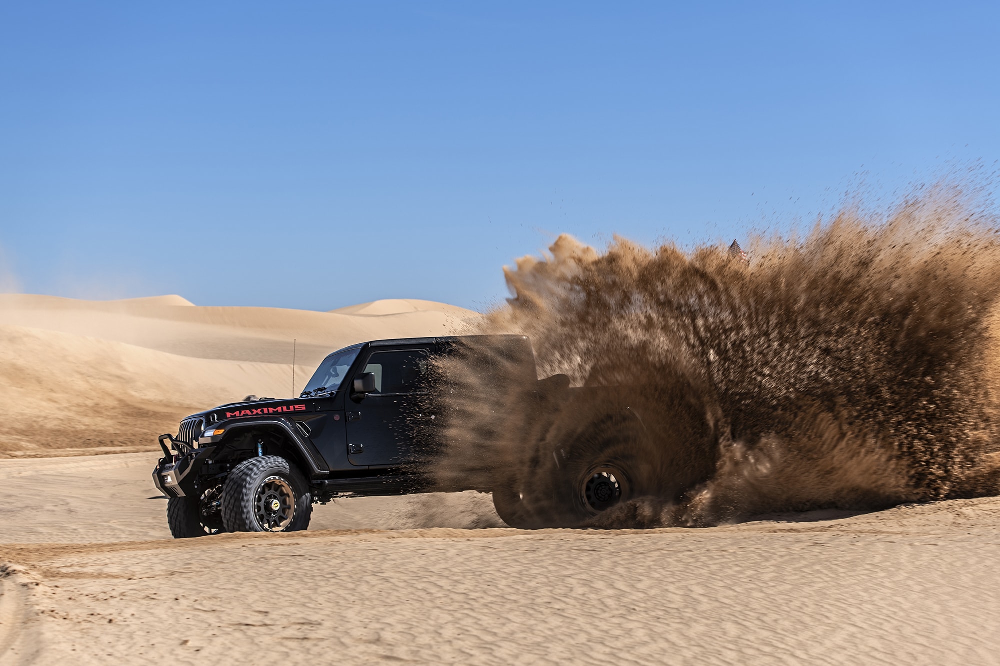 Hennessey’s Maximus ‘1000’ Jeep Gladiator Hellcat Kicks Up Sand During Desert Testing