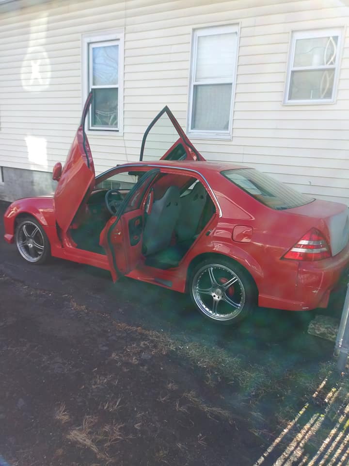 No Low Ballers, I Know What I Have: The Elusive Mercedes-Bends Type-Crack
