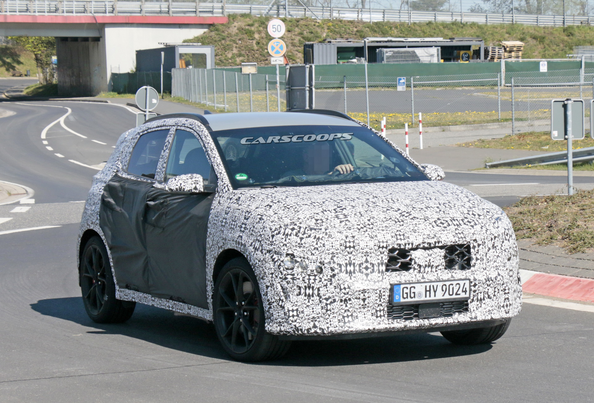 2021 Hyundai Kona N Starts Losing Camo, Looks More Like A Hot Hatch Than Crossover