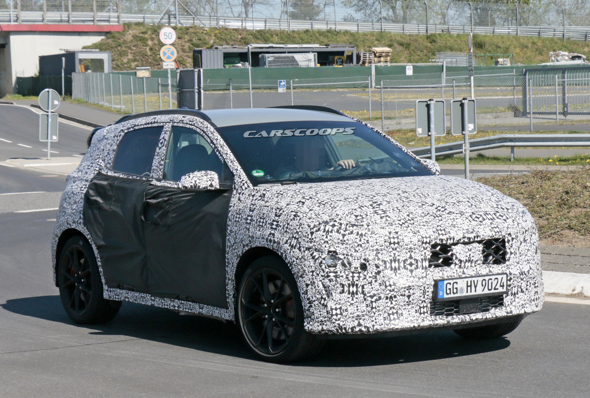 2021 Hyundai Kona N Starts Losing Camo, Looks More Like A Hot Hatch Than Crossover