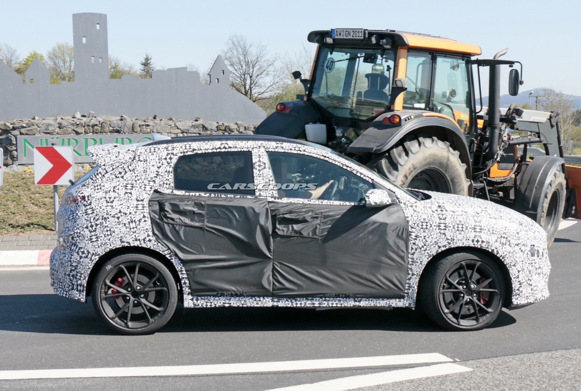 2021 Hyundai Kona N Starts Losing Camo, Looks More Like A Hot Hatch Than Crossover