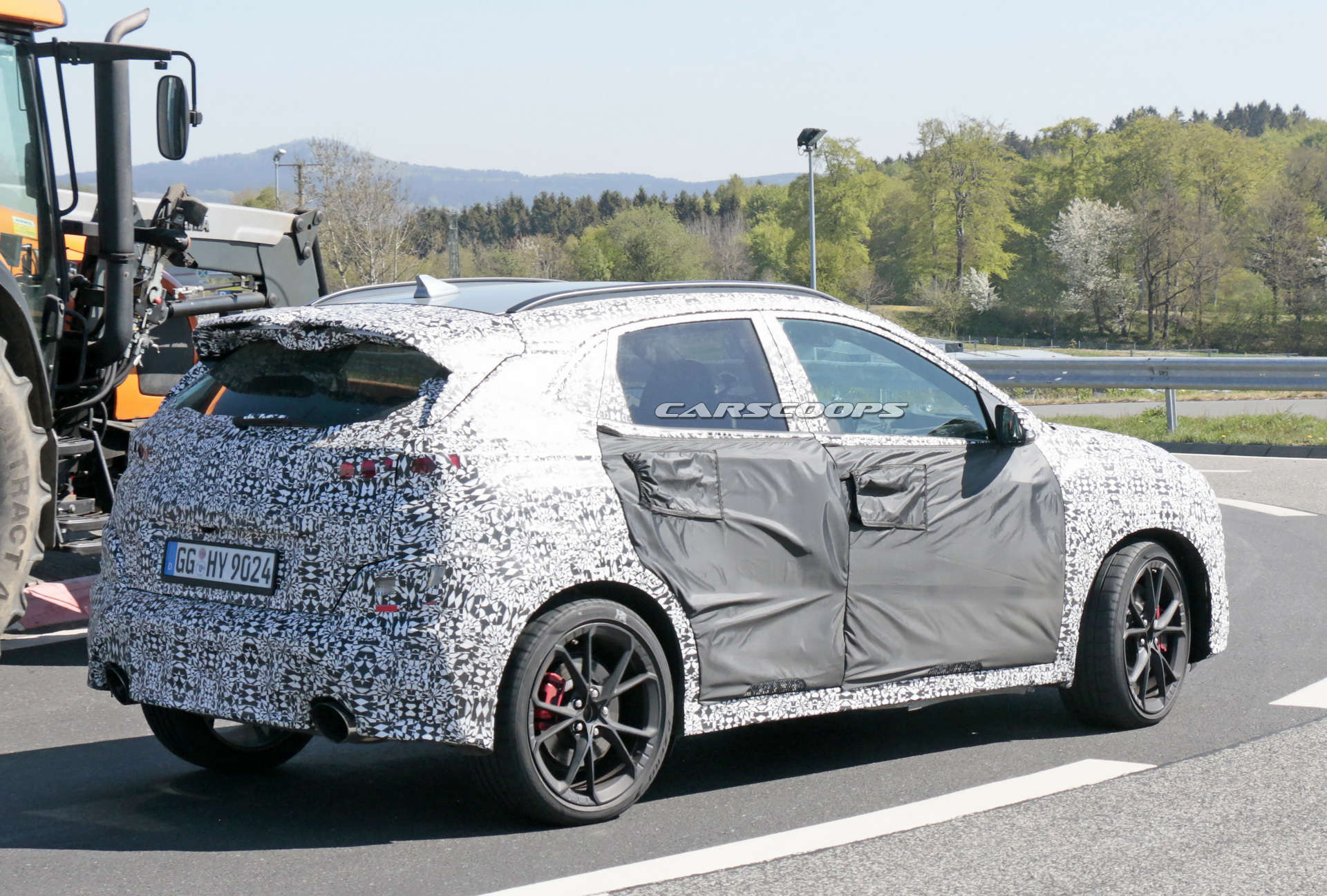 2021 Hyundai Kona N Starts Losing Camo, Looks More Like A Hot Hatch Than Crossover
