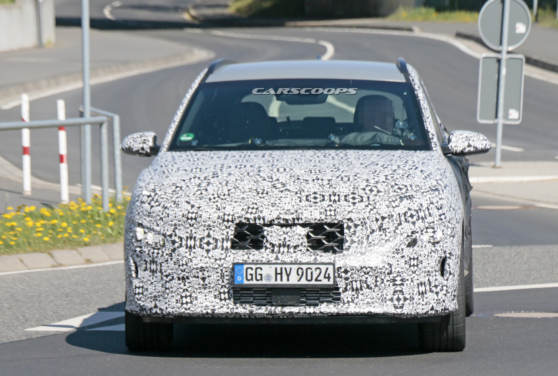 2021 Hyundai Kona N Starts Losing Camo, Looks More Like A Hot Hatch Than Crossover