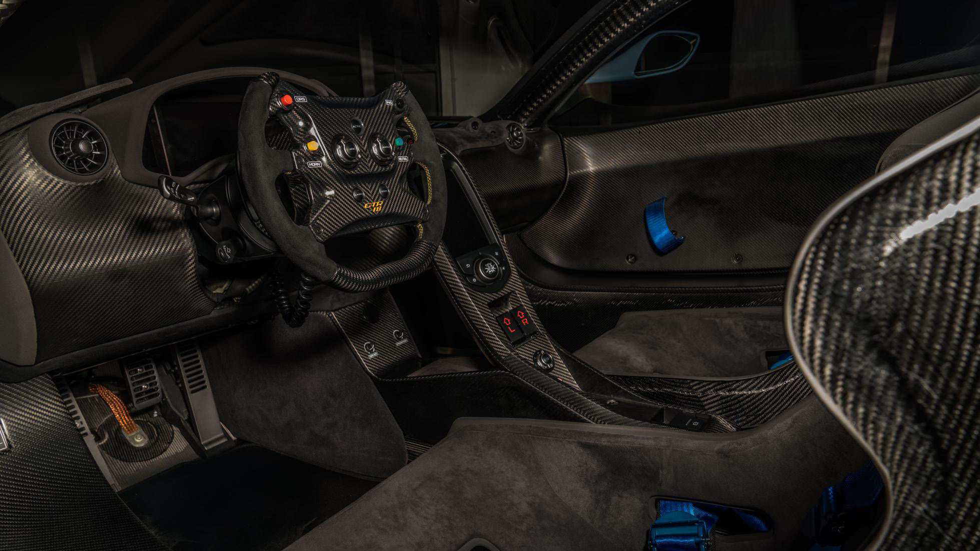 Lanzante Unveils Wild McLaren P1 GTR-18 Inspired By Legendary F1 GTR Longtail