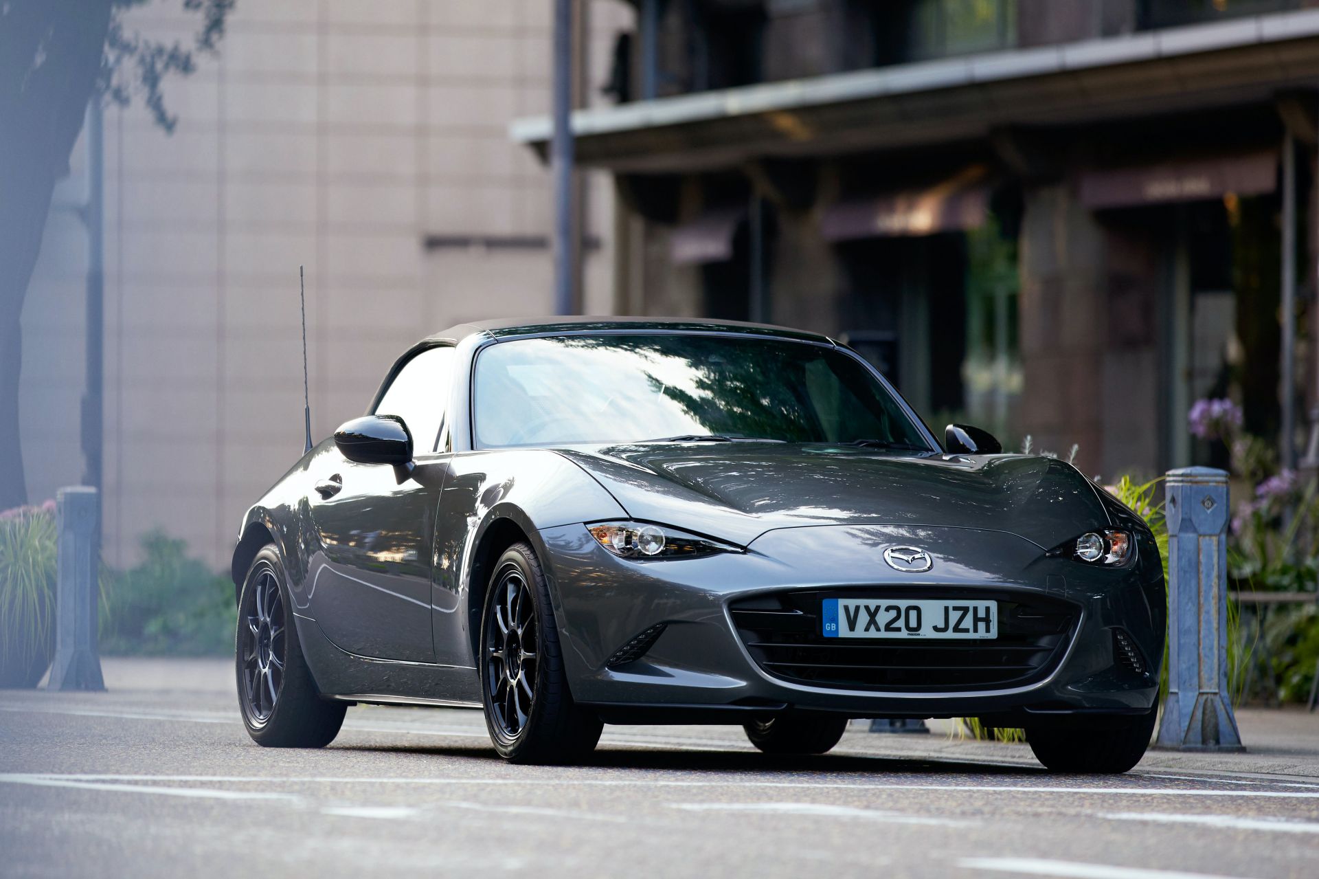 Mazda Unveils New MX-5 R-Sport Convertible UK Special