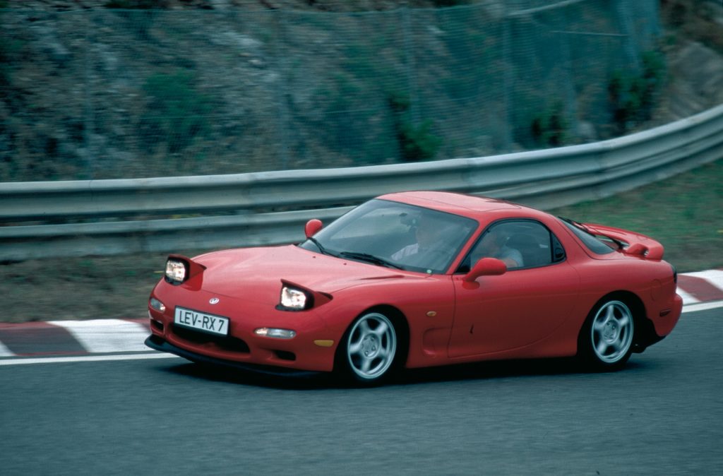     あなたが選ぶ、2000 年代の日本のスポーツカー トップ 5