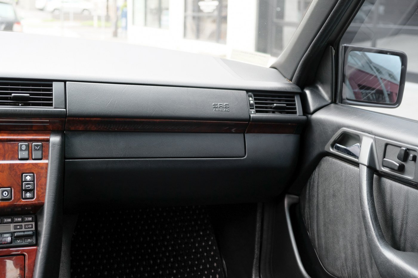 Pretend You’re A Mob Boss With A Porsche-Built 1991 Mercedes-Benz 500E