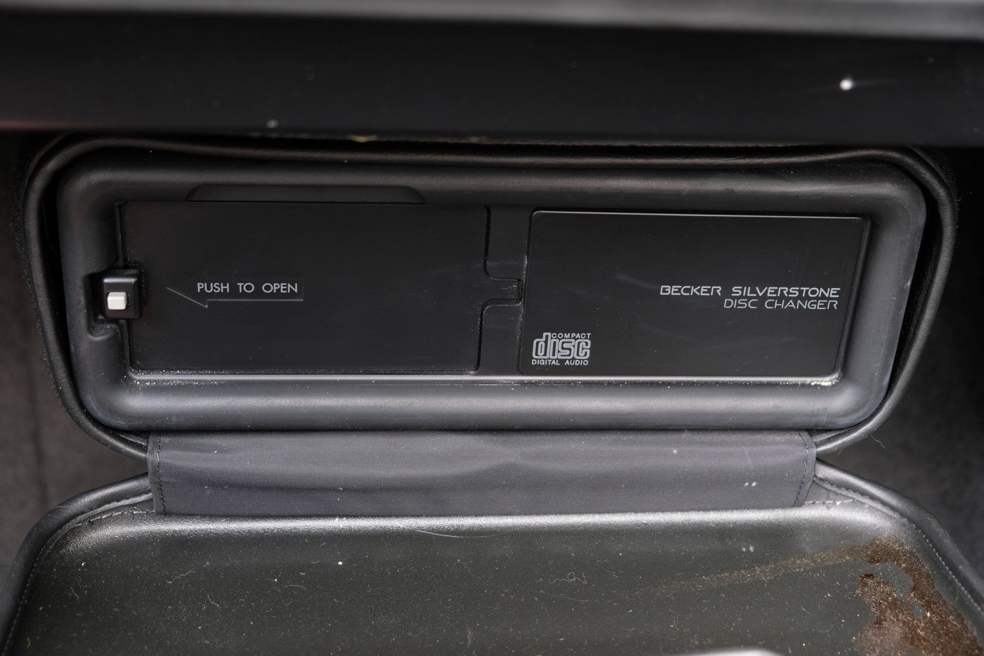 Pretend You’re A Mob Boss With A Porsche-Built 1991 Mercedes-Benz 500E