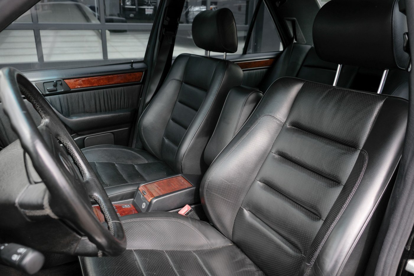 Pretend You’re A Mob Boss With A Porsche-Built 1991 Mercedes-Benz 500E