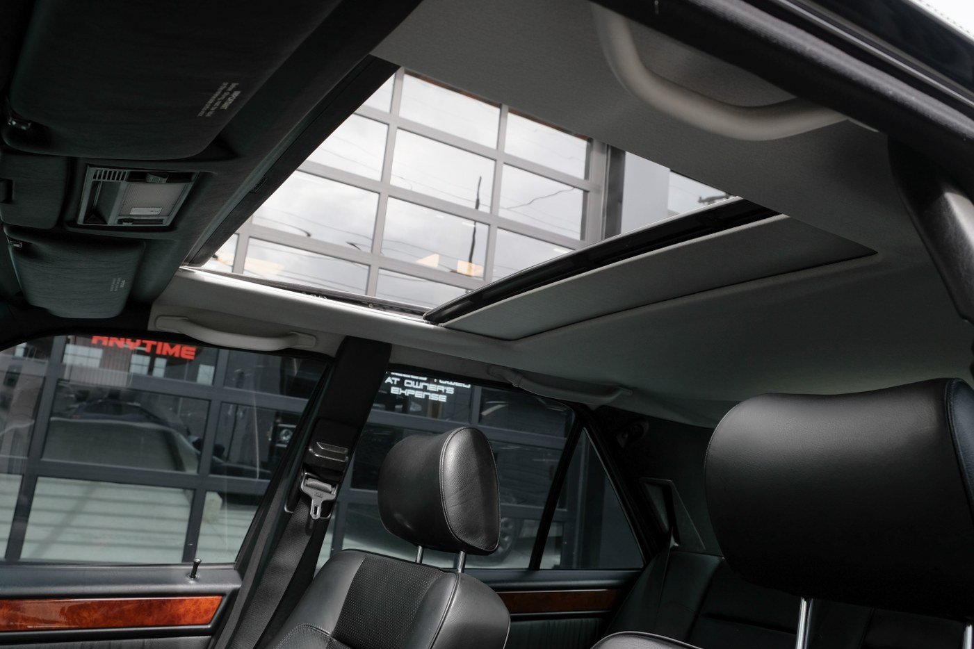 Pretend You’re A Mob Boss With A Porsche-Built 1991 Mercedes-Benz 500E