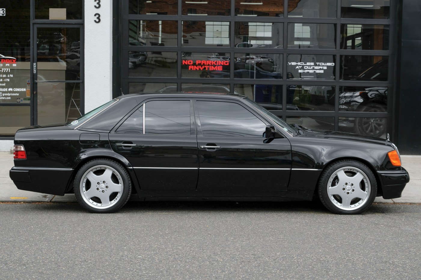 Pretend You’re A Mob Boss With A Porsche-Built 1991 Mercedes-Benz 500E