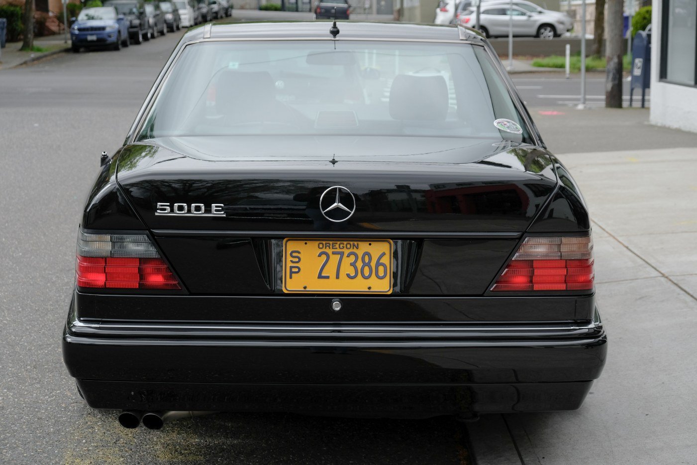 Pretend You’re A Mob Boss With A Porsche-Built 1991 Mercedes-Benz 500E
