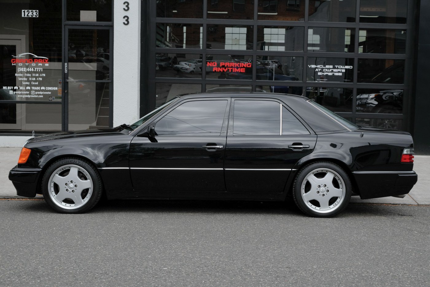 Pretend You’re A Mob Boss With A Porsche-Built 1991 Mercedes-Benz 500E