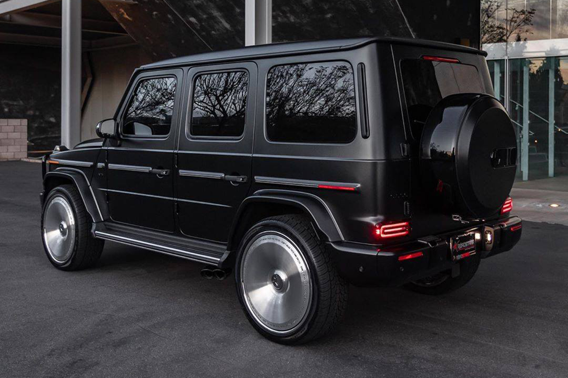 Mercedes Benz G Wagon Tries On Dish Wheels What Do You Think Carscoops