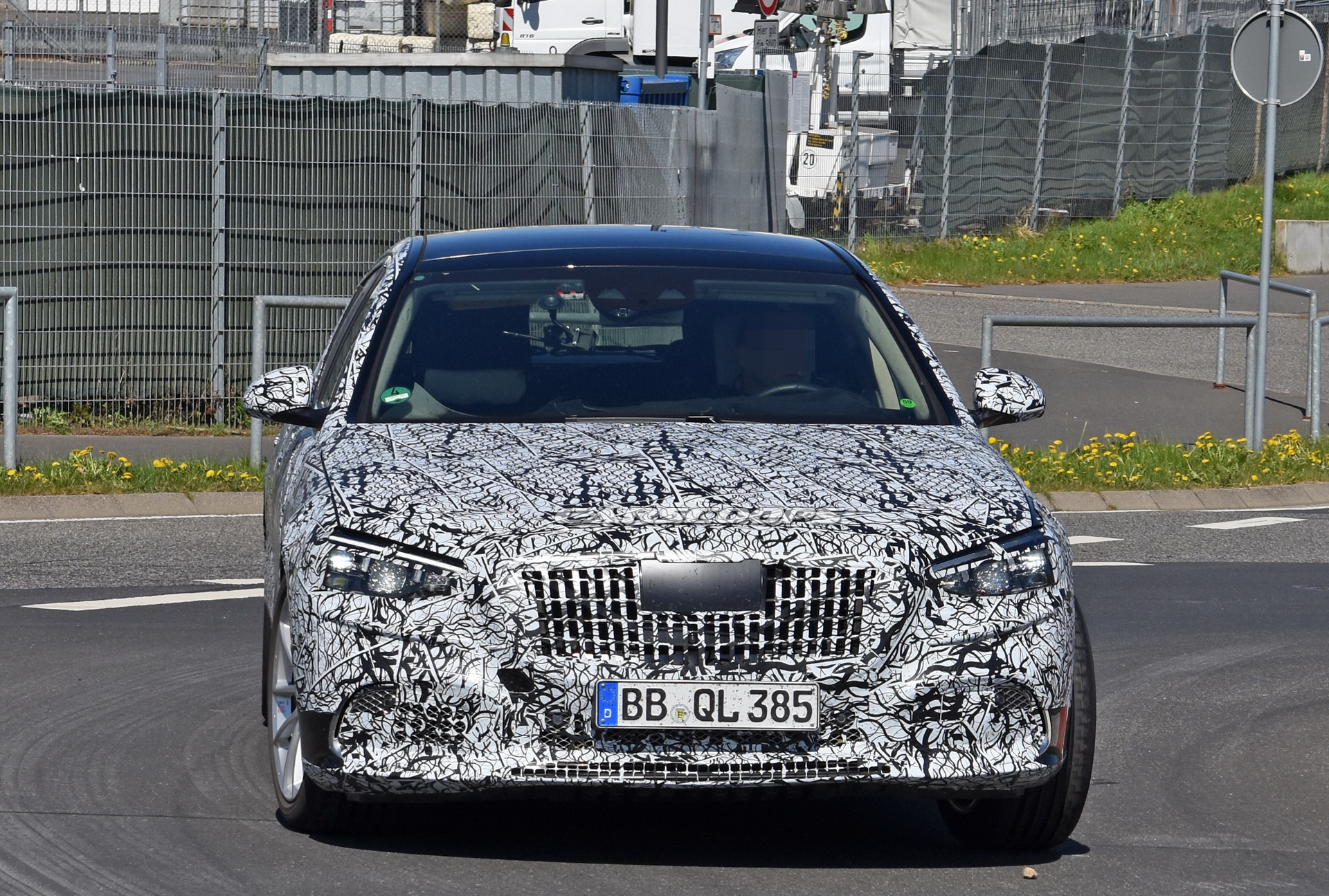 2021 Mercedes Maybach S-Class Shows Off New Dash With Giant Screen Setup