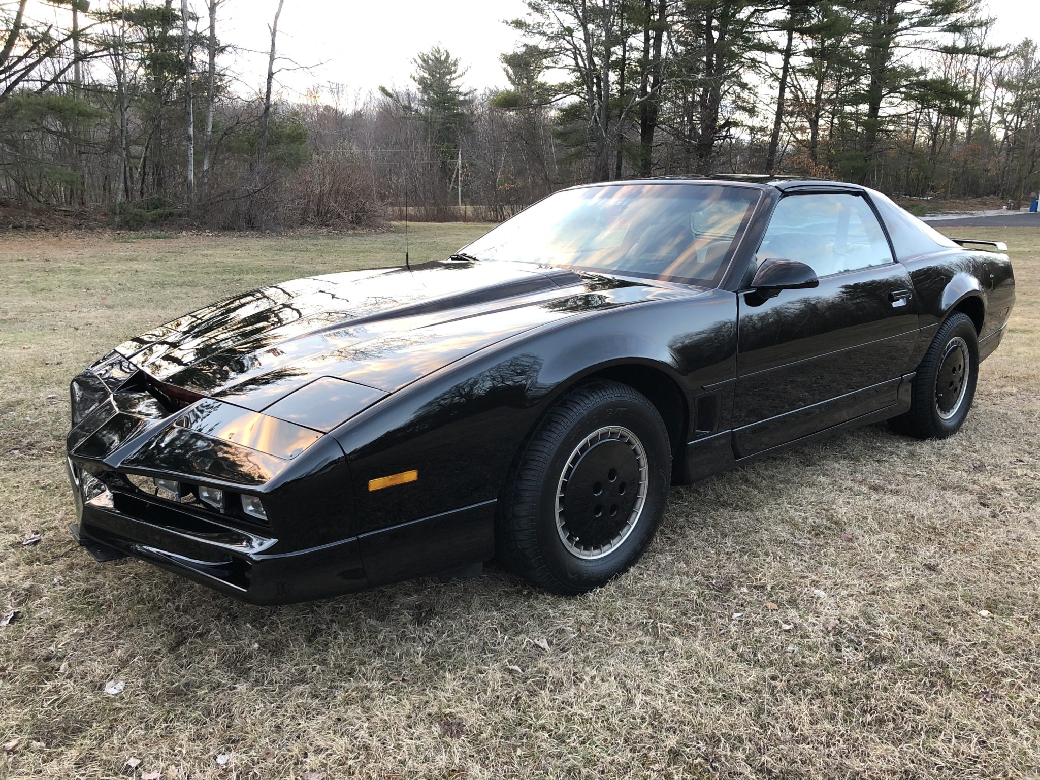 Live Out Your Movie Car Fantasies With This Pontiac Firebird ‘KITT’ Replica
