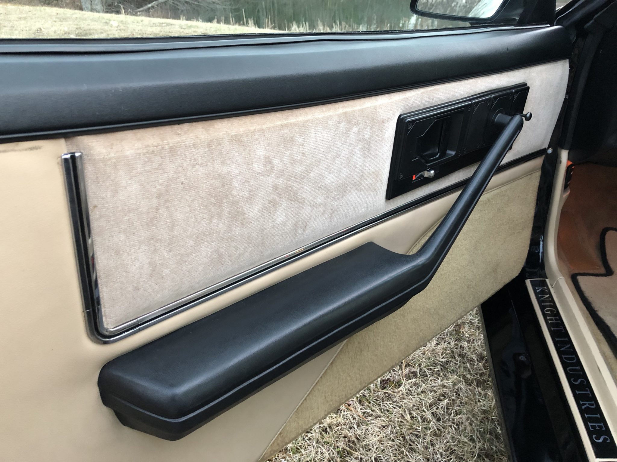 Live Out Your Movie Car Fantasies With This Pontiac Firebird ‘KITT’ Replica