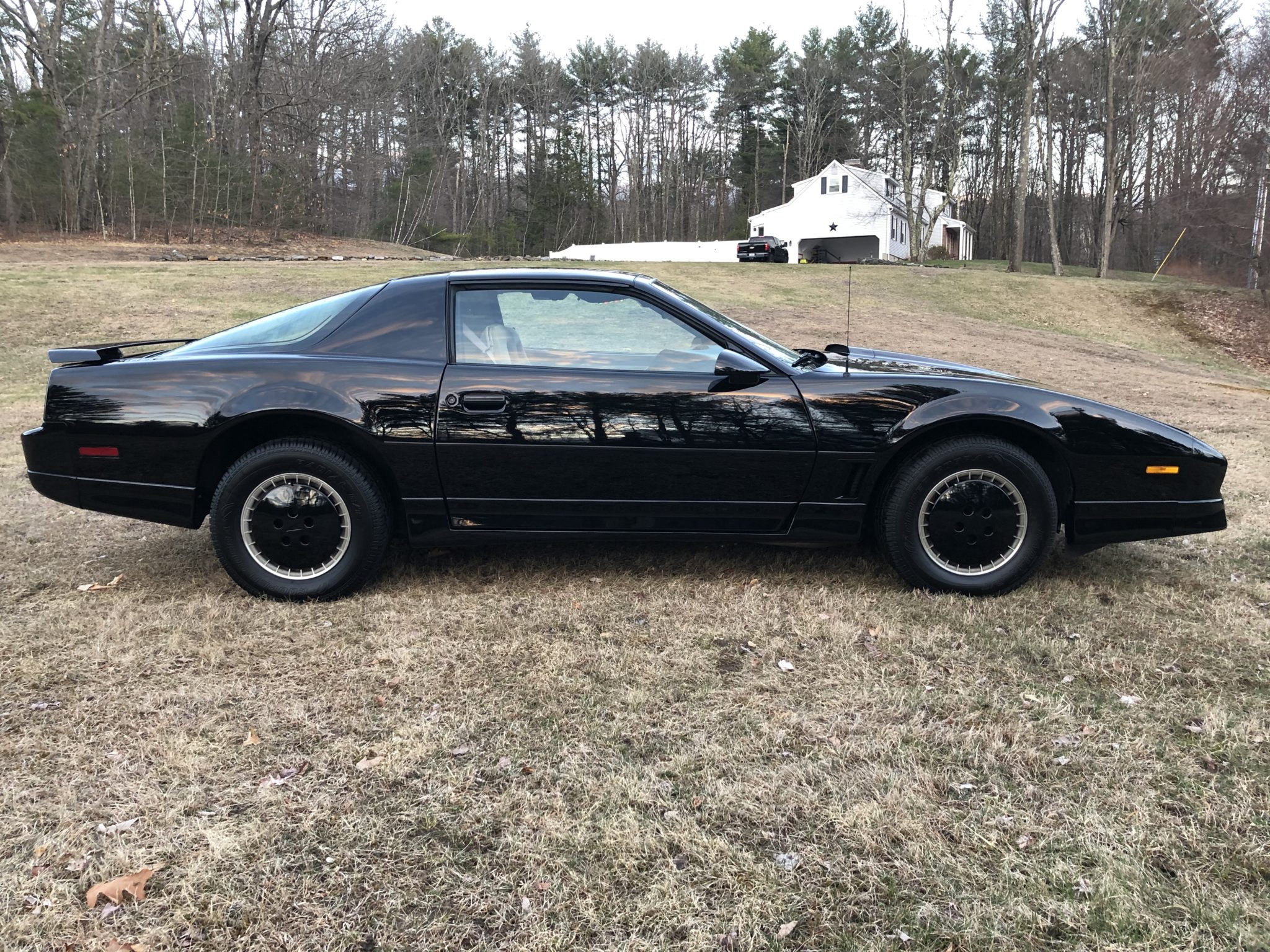 Live Out Your Movie Car Fantasies With This Pontiac Firebird ‘KITT’ Replica