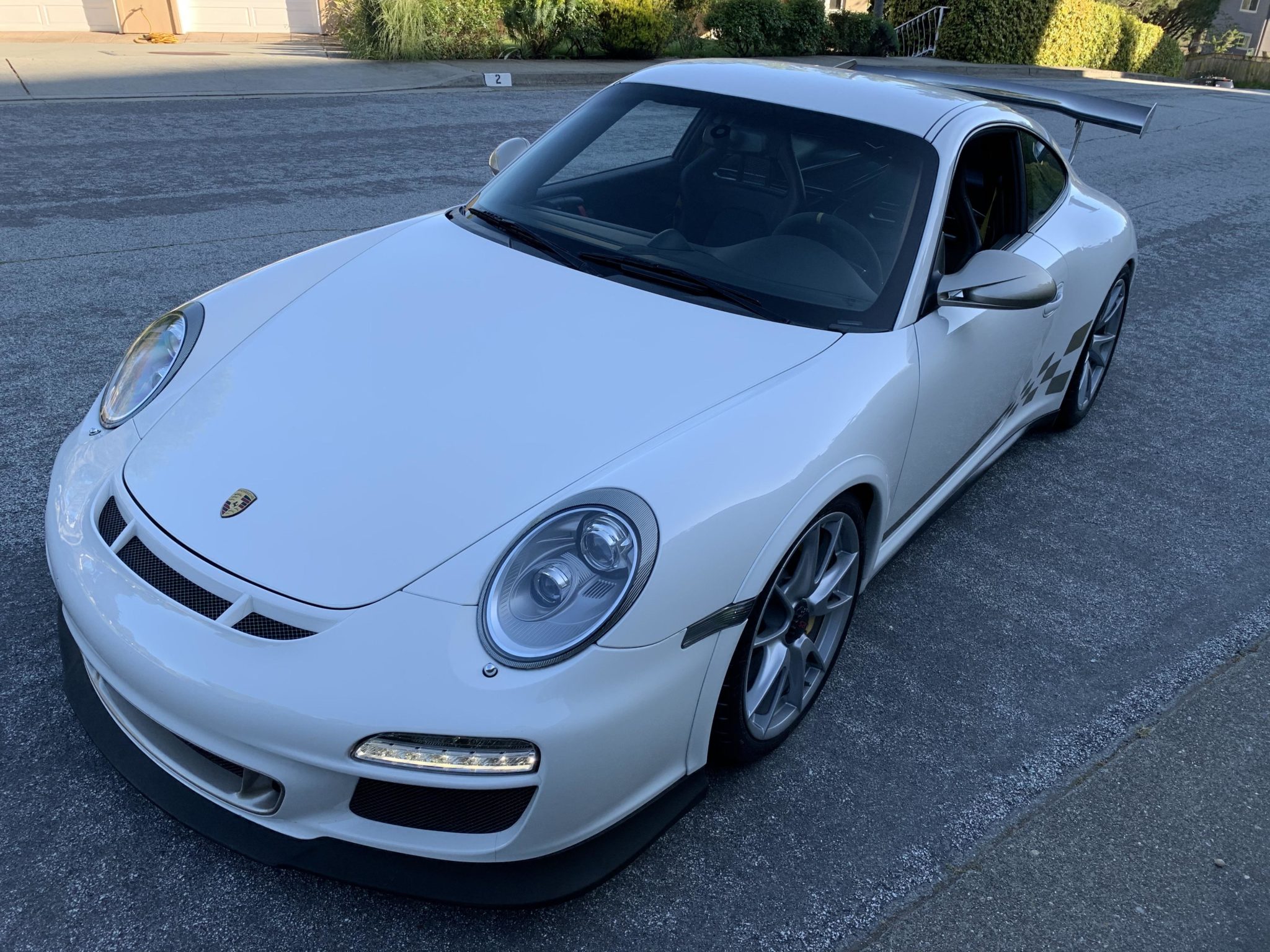 Treat Yourself To The Last Porsche 911 GT3 RS With A Six-Speed Manual