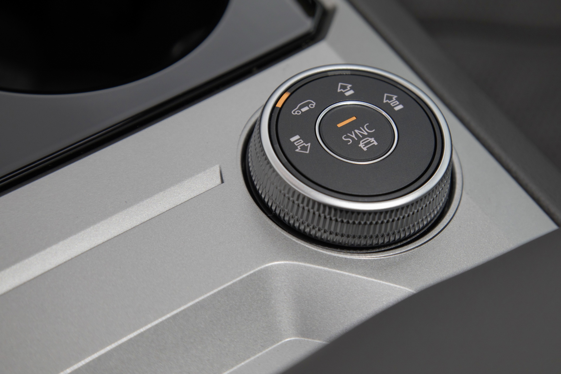 VW Touareg V8 TDI Passes Real Driving Emissions Tests With Flying Colors (And Without Cheating!)