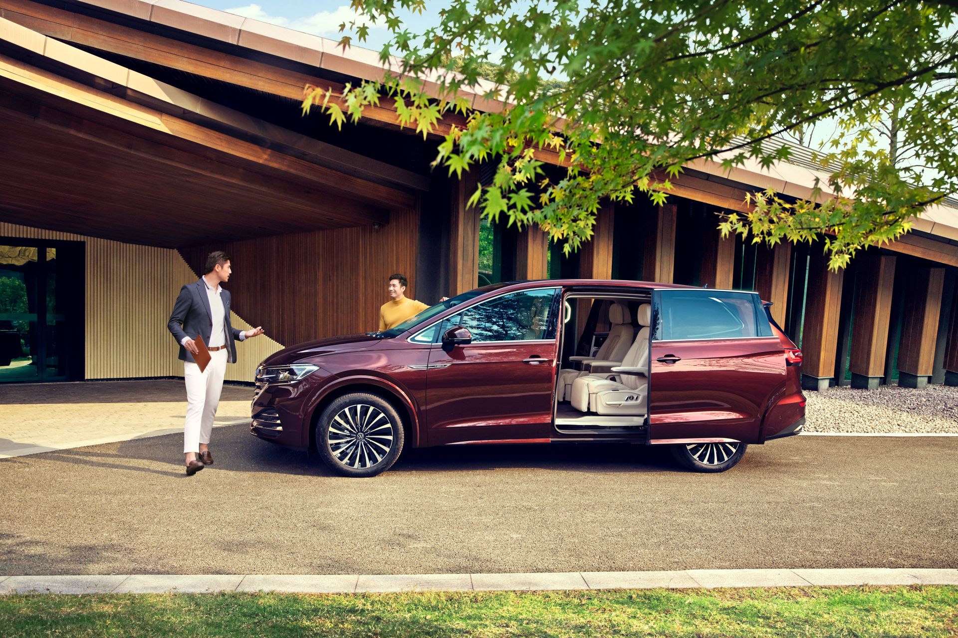 VW Viloran Goes On Sale In China As Biggest MQB-Based Model