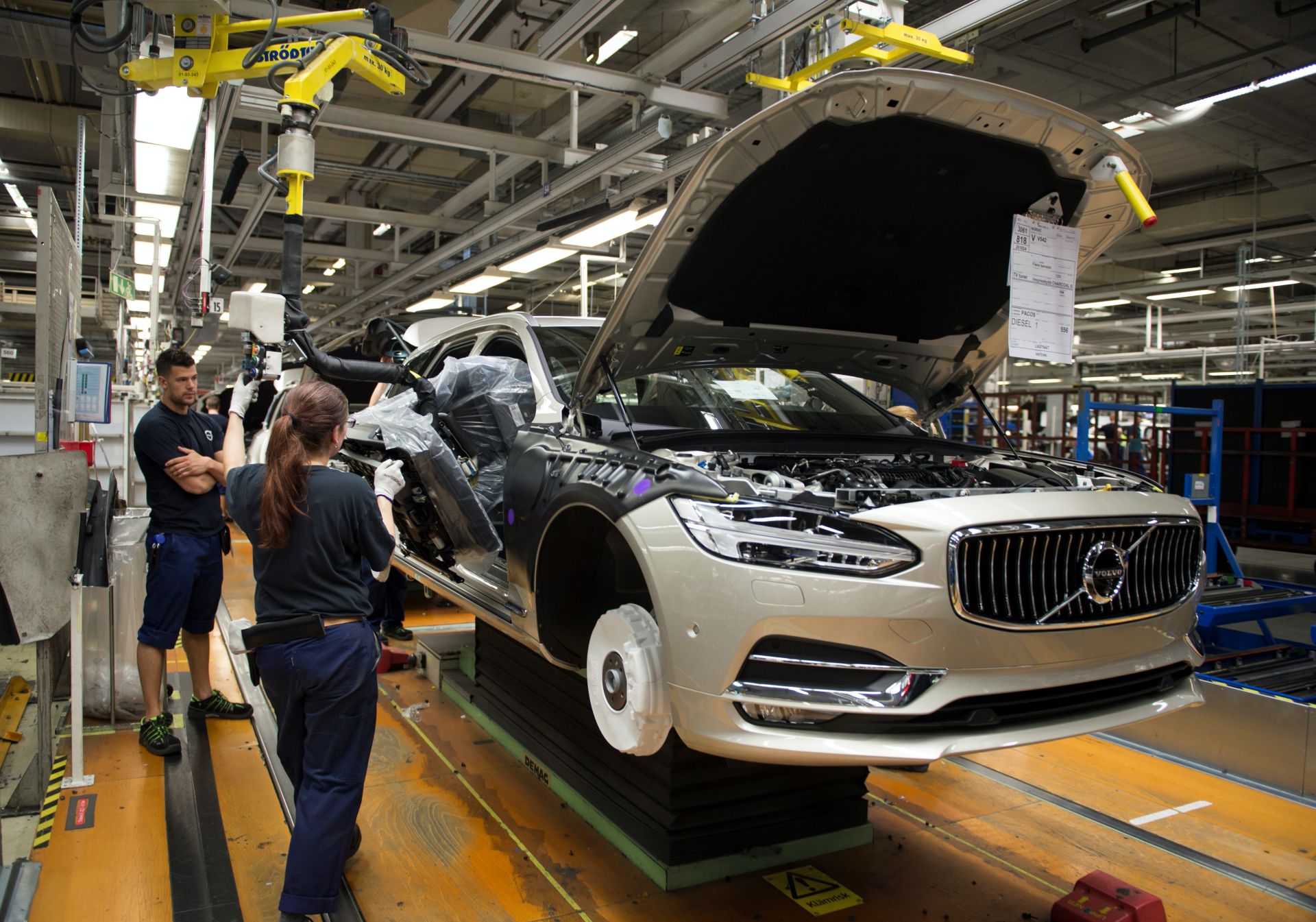  Volvo  Reopening Plants In Sweden  And Belgium On April 20 