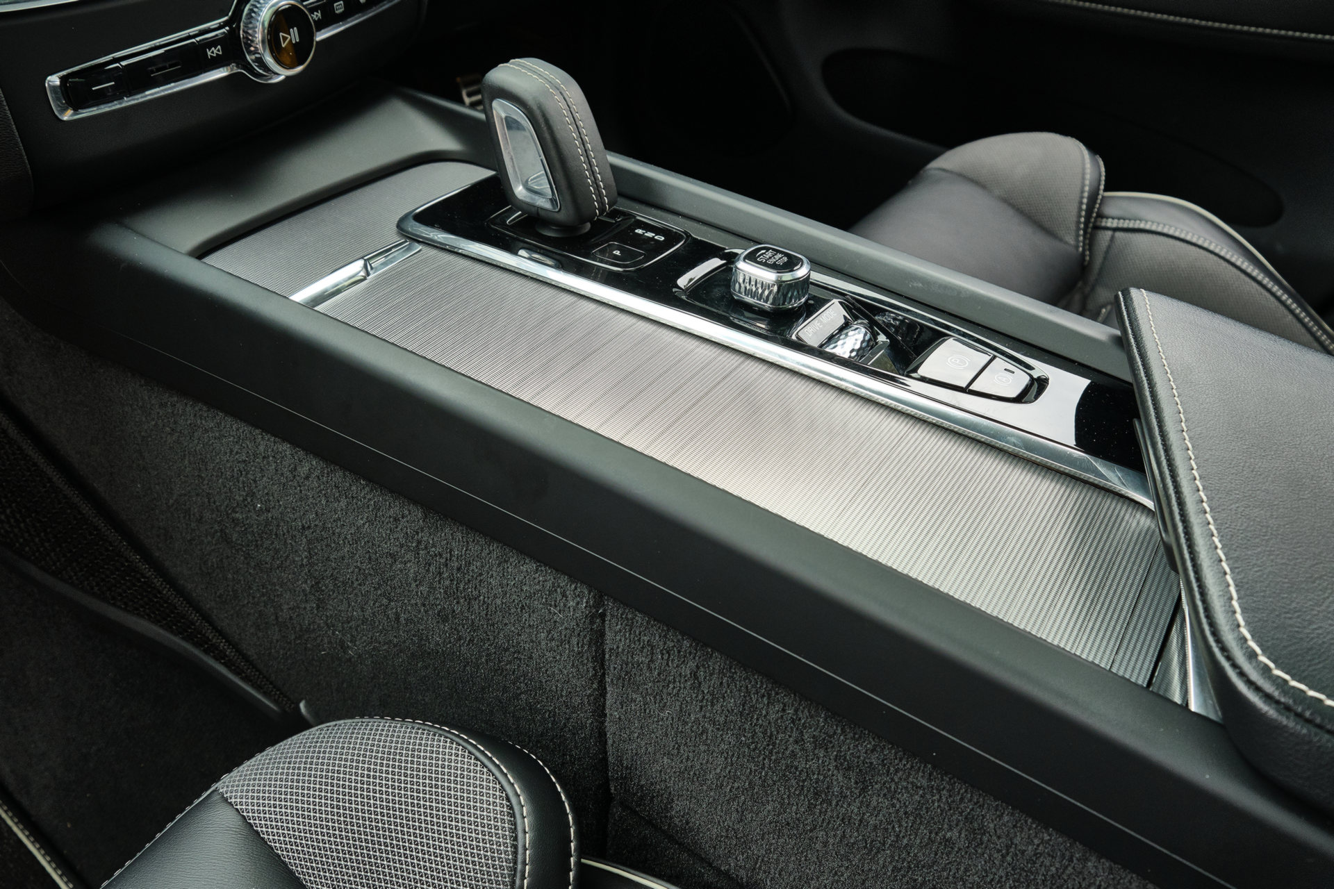 2020 Volvo XC60 T8 Polestar Engineered Review: As Good As Its Specs Suggest?