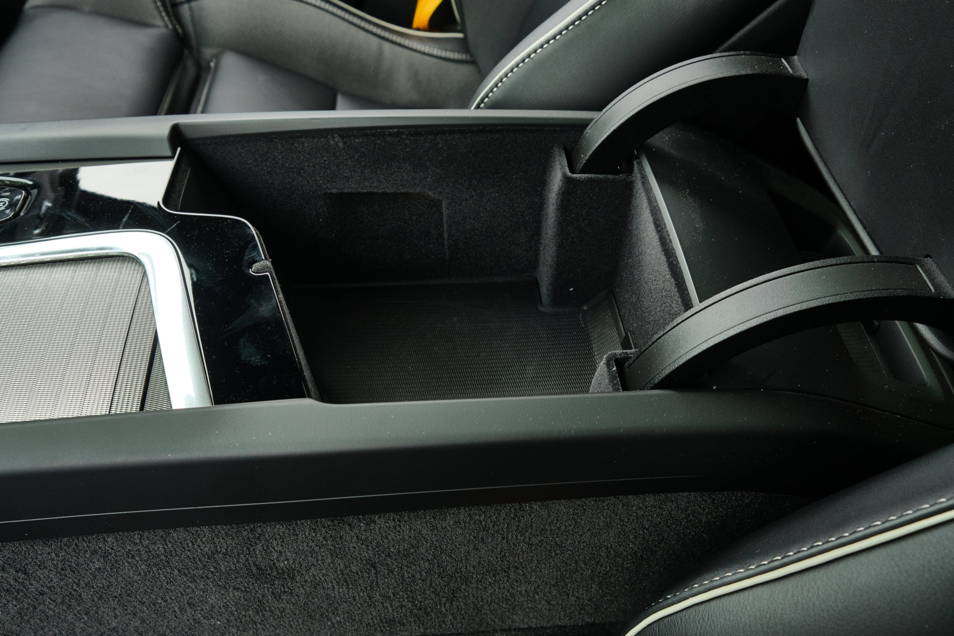 2020 Volvo XC60 T8 Polestar Engineered Review: As Good As Its Specs Suggest?