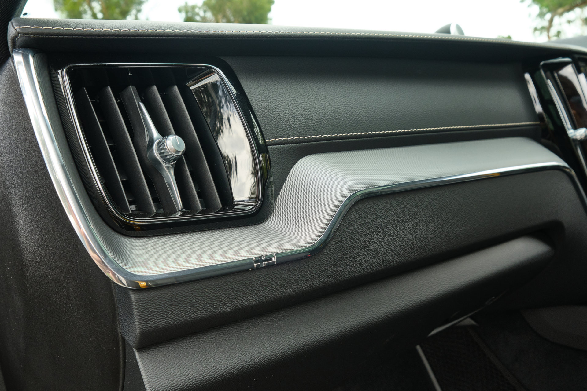 2020 Volvo XC60 T8 Polestar Engineered Review: As Good As Its Specs Suggest?