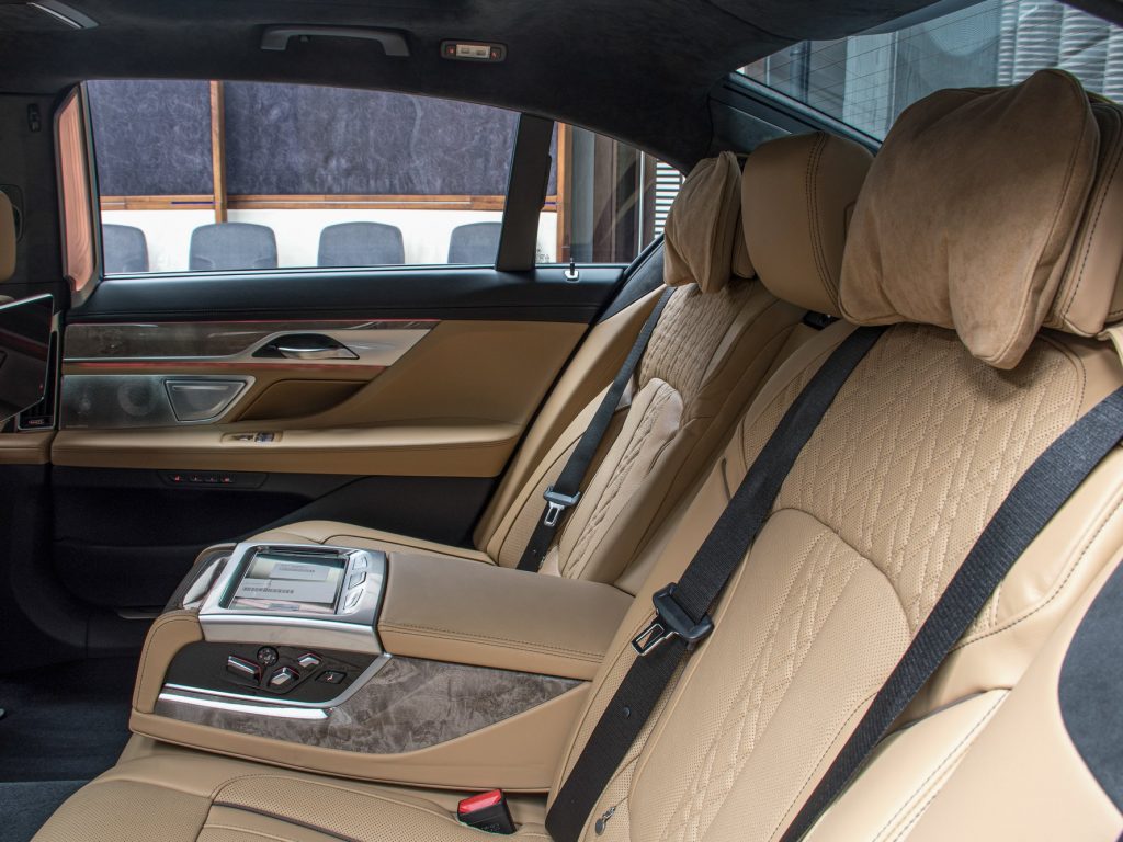 2020 BMW 750Li Tries To Look Dashing In Royal Burgundy Red | Carscoops