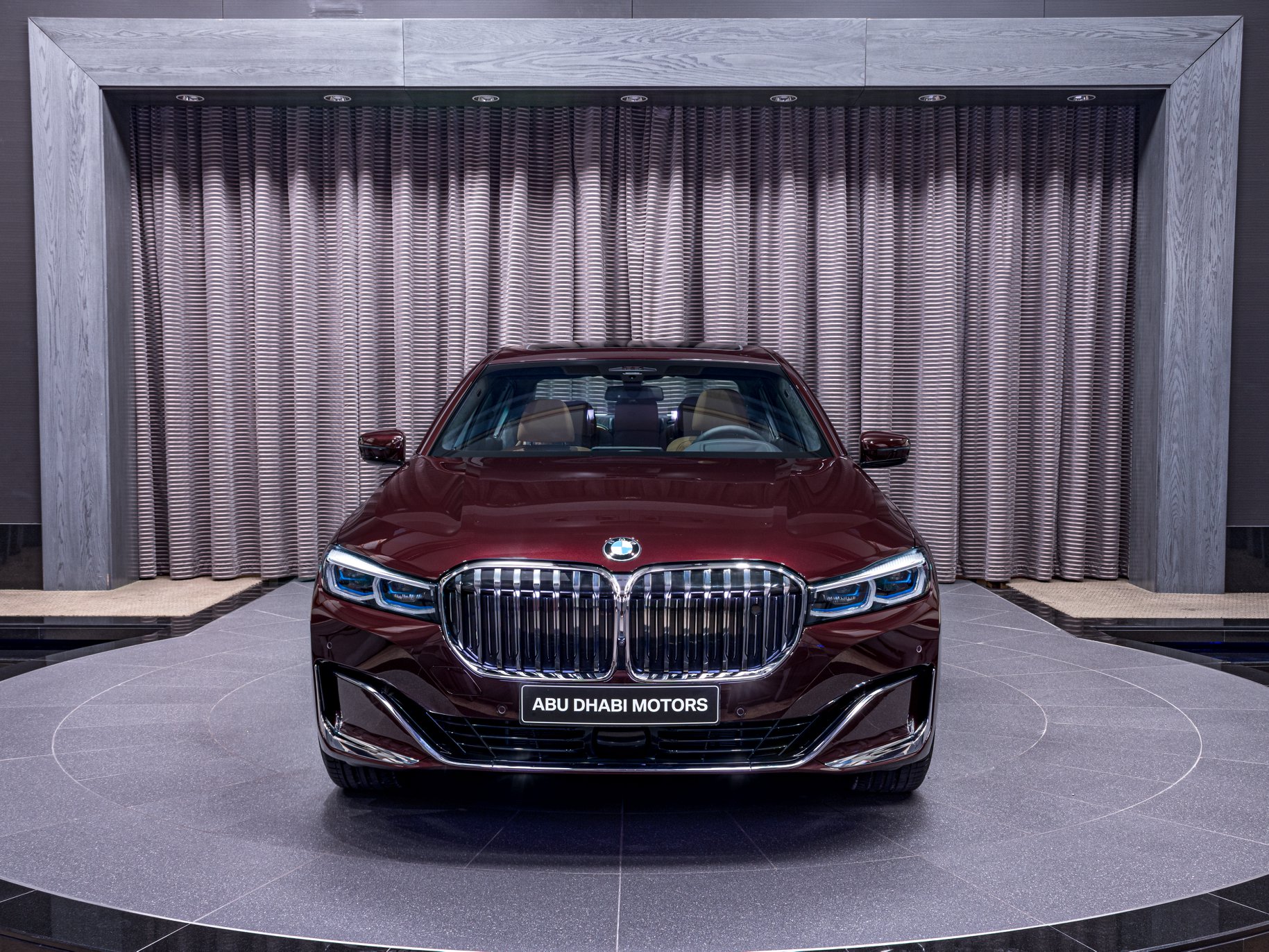 2020 BMW 750Li Tries To Look Dashing In Royal Burgundy Red ...