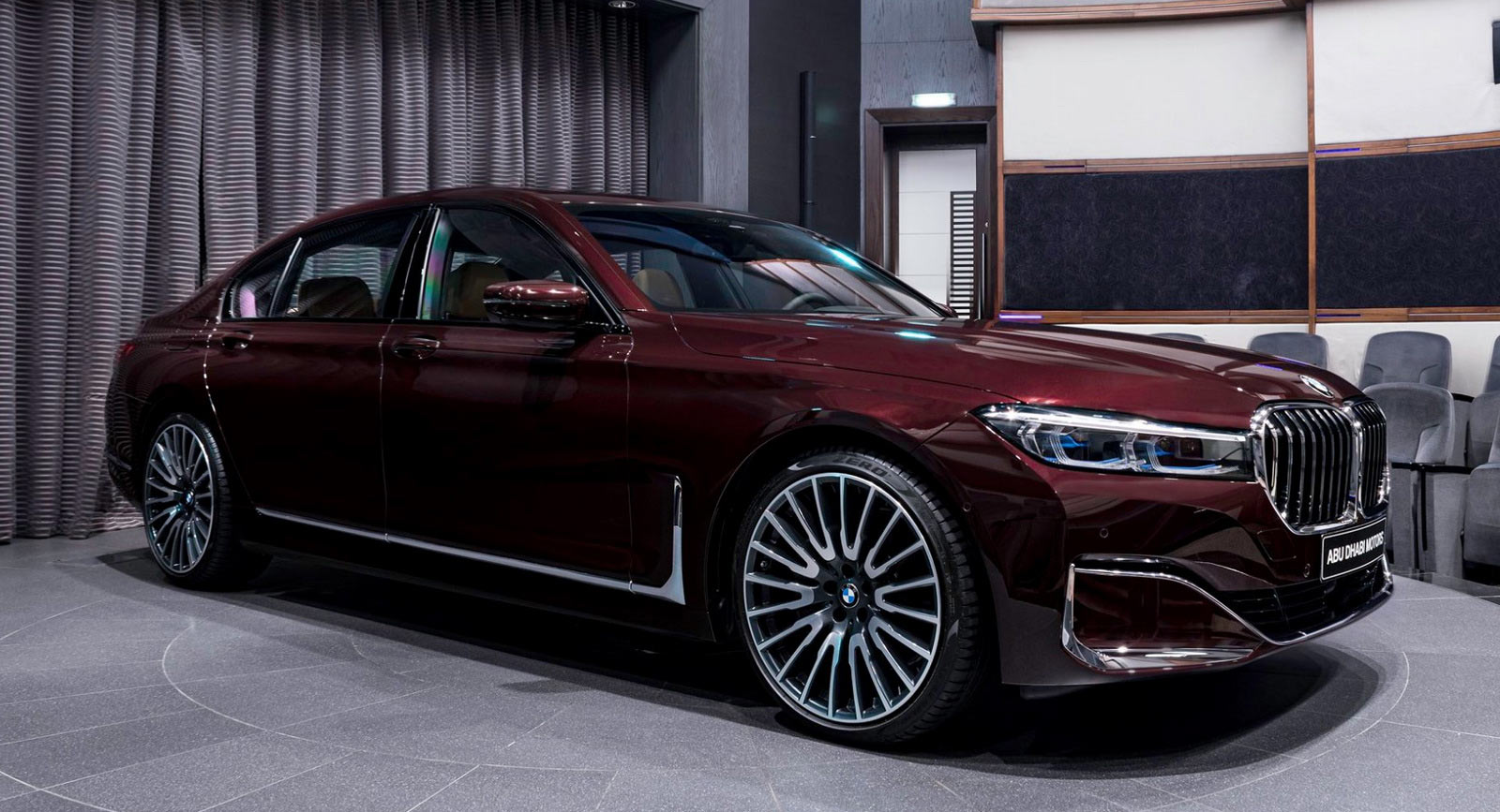 2020 BMW 750Li Tries To Look Dashing In Royal Burgundy Red | Carscoops