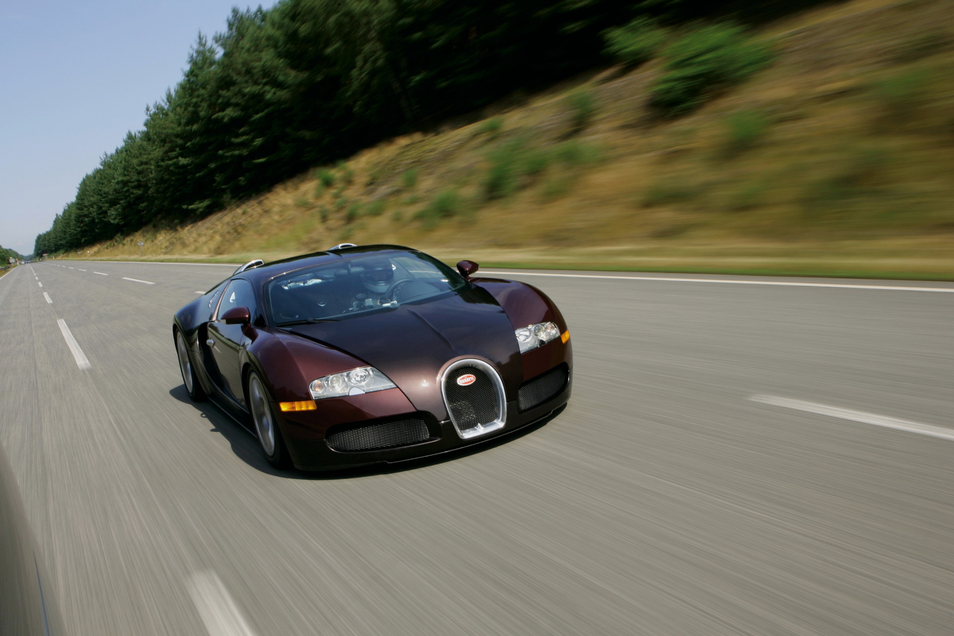 It’s Been 15 Years Since The Bugatti Veyron Smashed The 400 Km/h Barrier