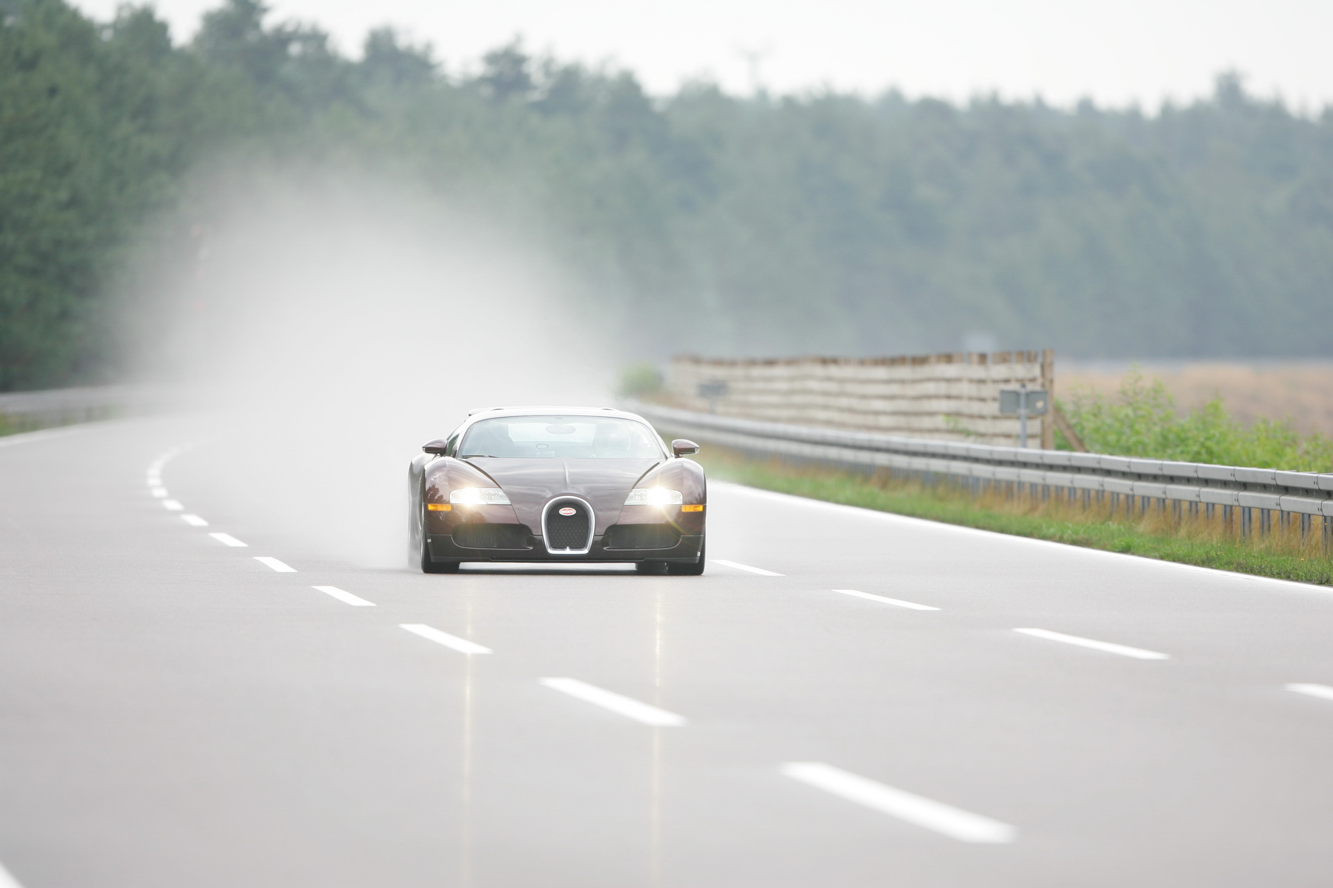 It’s Been 15 Years Since The Bugatti Veyron Smashed The 400 Km/h Barrier