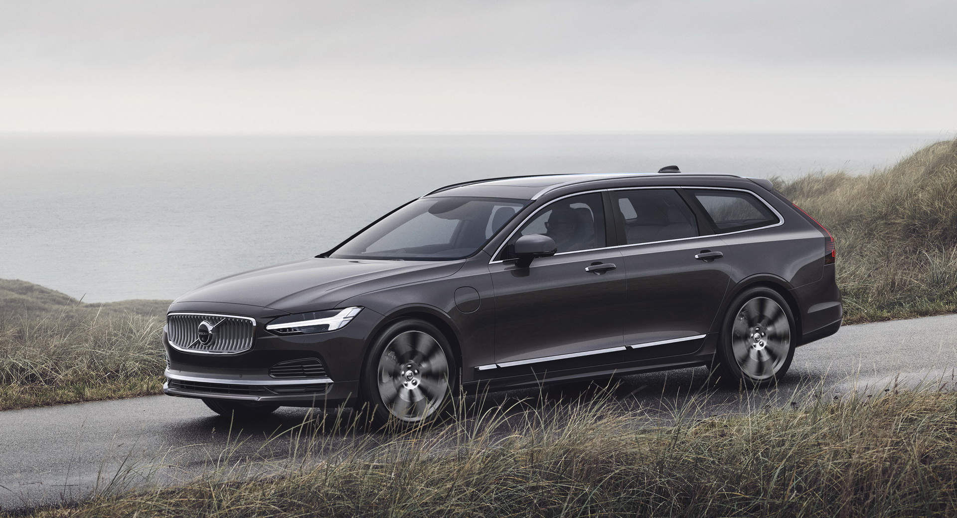 Fast Wagon Poll: Which Bonkers Family-Friendly Estate Would You Buy?