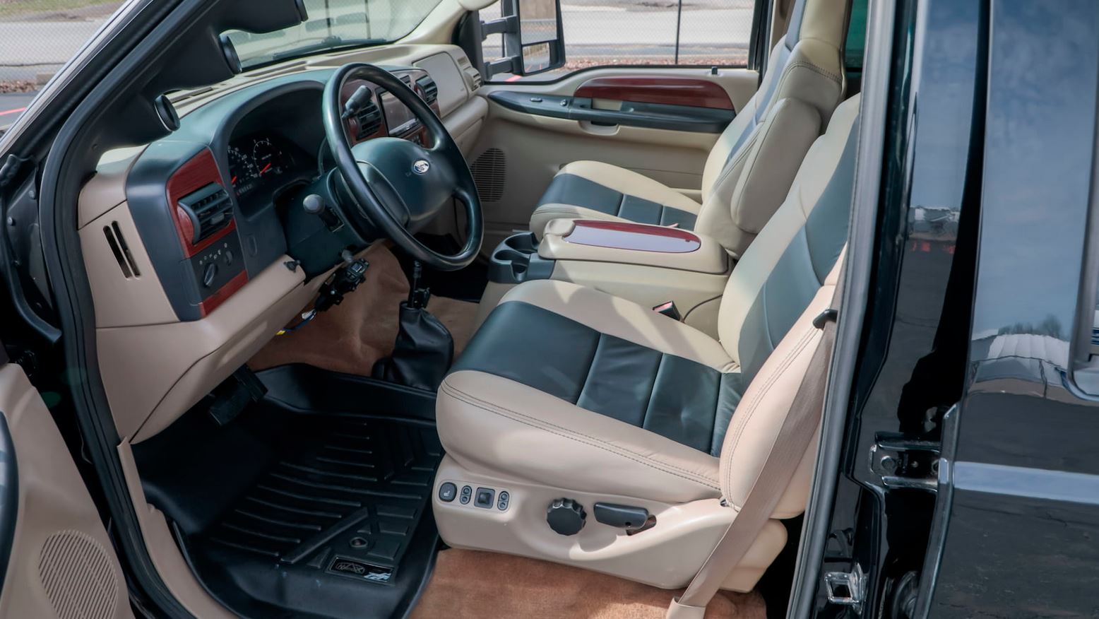 Want The Biggest, Meanest Pickup In The ‘Hood? Try This Six-Door 2005 Ford F650