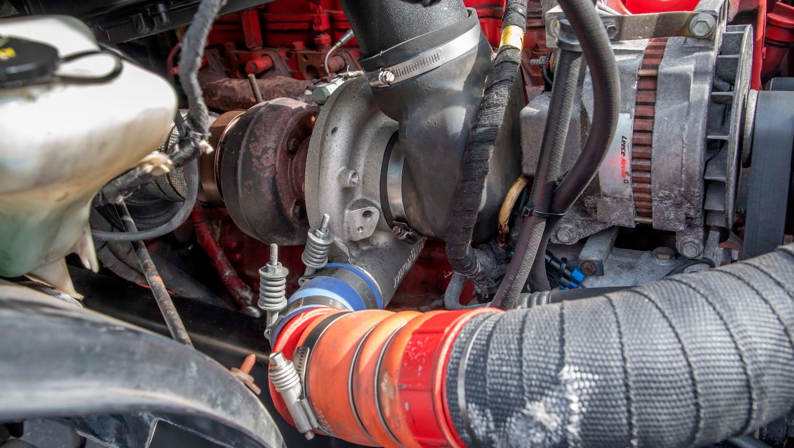 Want The Biggest, Meanest Pickup In The ‘Hood? Try This Six-Door 2005 Ford F650