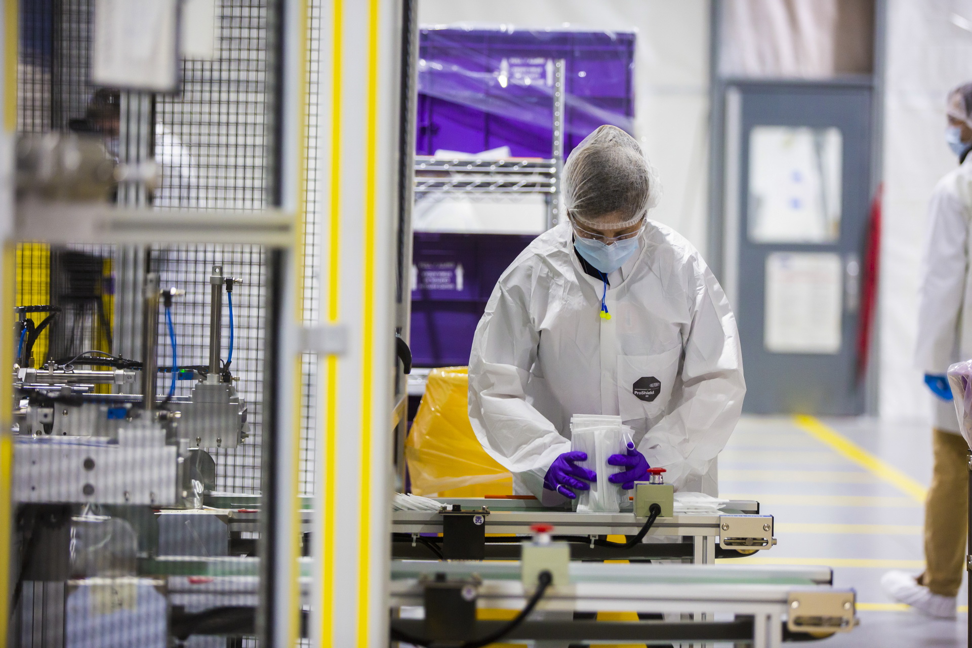 Ford Making Gowns From Airbag Materials, Begins Respirator Production In Michigan