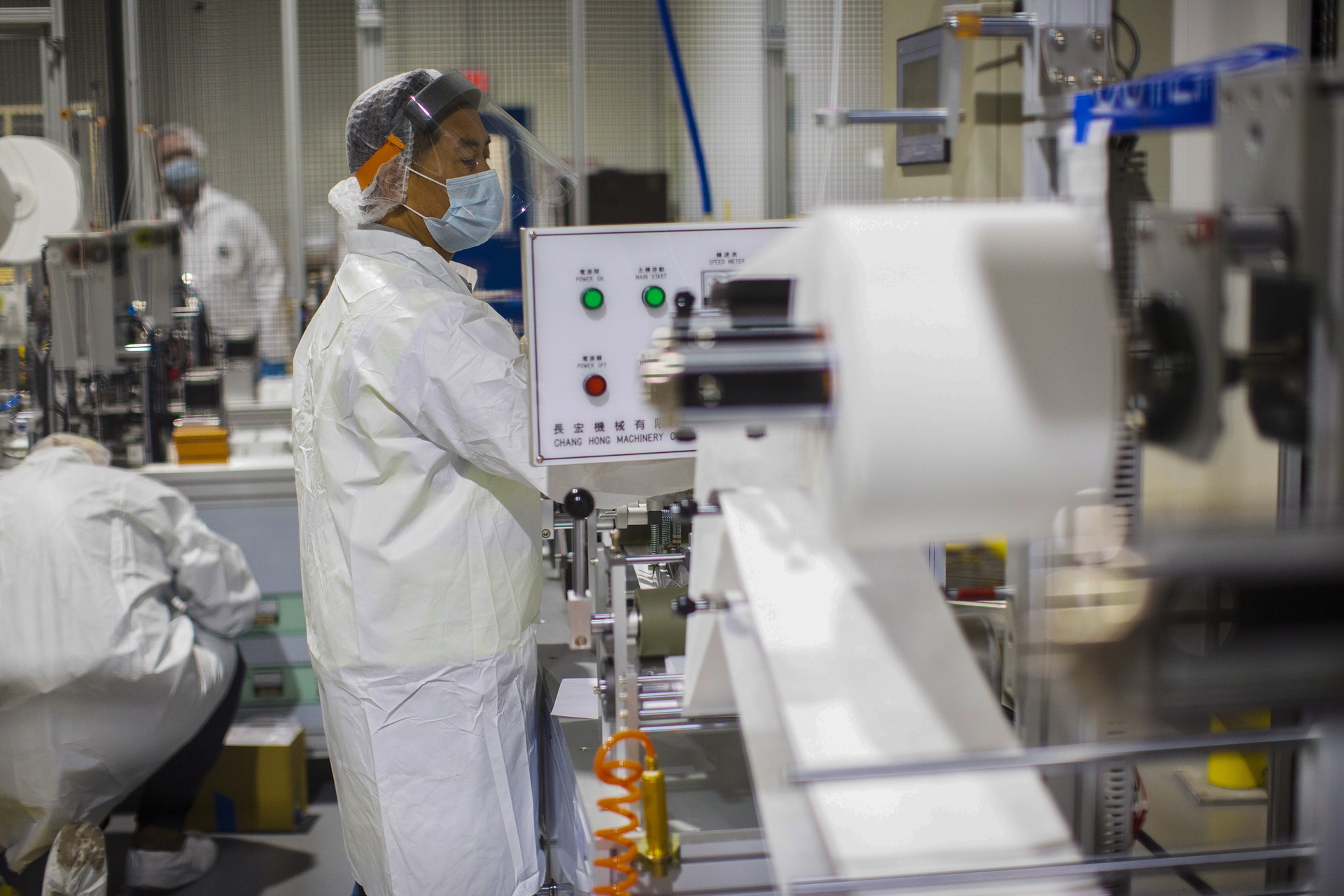 Ford Making Gowns From Airbag Materials, Begins Respirator Production In Michigan