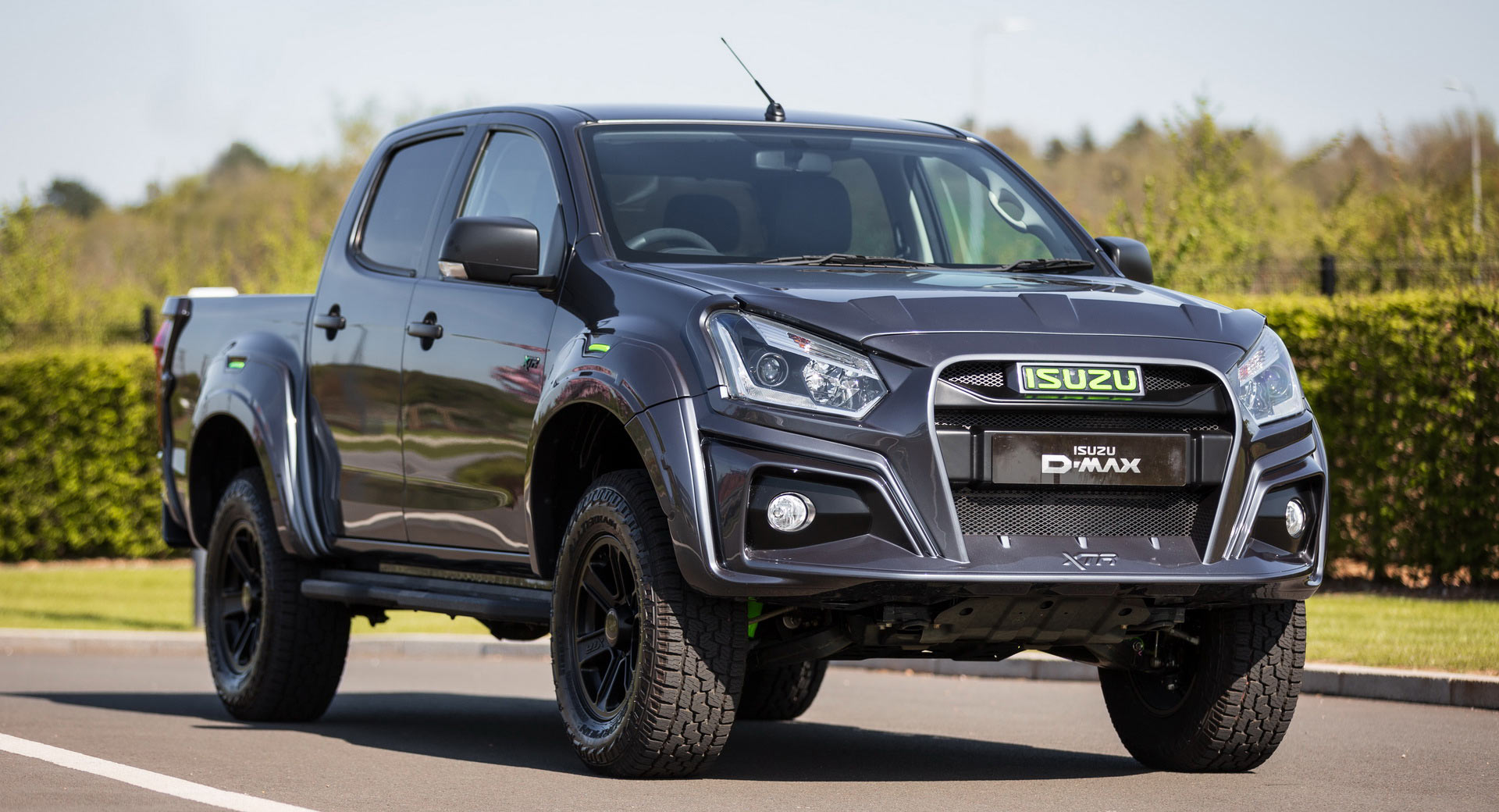 Isuzu DMax XTR Color Edition Can Look Vibrant While Muddy 