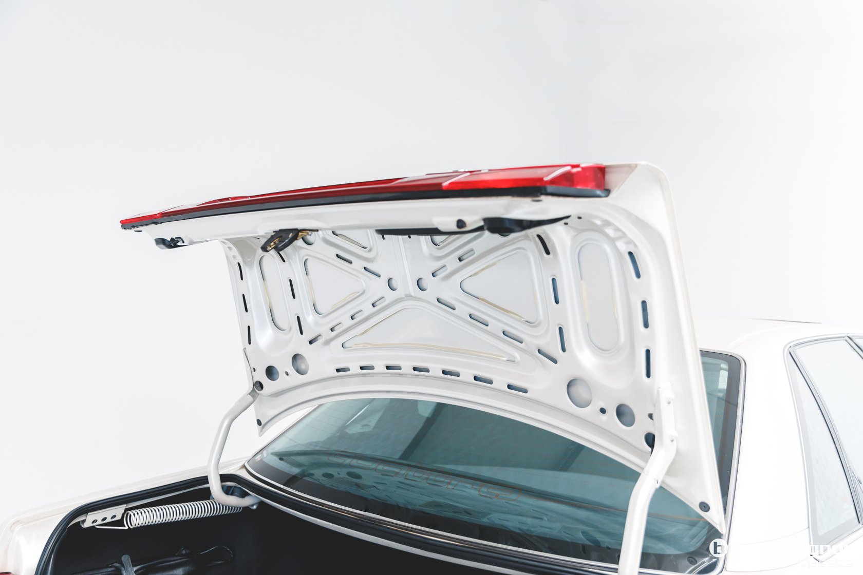 Virtually Brand New 1990 Audi V8 Is A Time Capsule That’ll Cost You As Much As 2020 A8