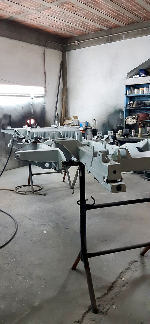 Restomod 1993 Land Rover Defender Wants To Be One With The Woods